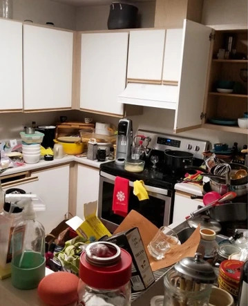 Kitchen before cleaning
